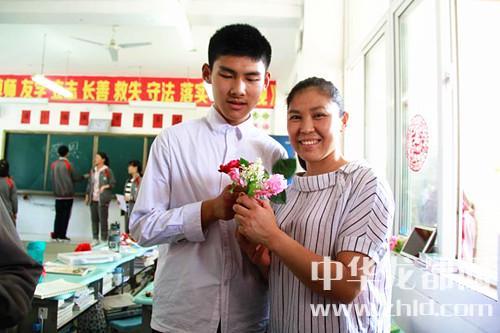 母親節(jié)，周口高中生這樣過！